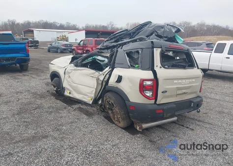 2025 Ford Bronco Sport Outer Banks z USA, uszkodzony, nr VIN 3FMCR9CN4SRF23910